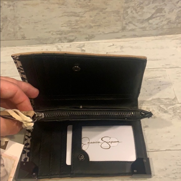 Jessica Simpson Wallet - Picture 6 of 8